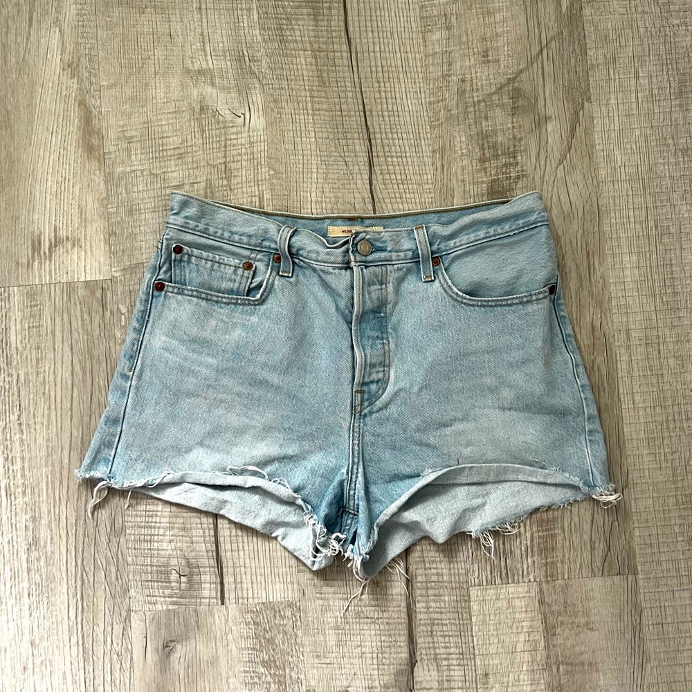 Levi Wedgie Short